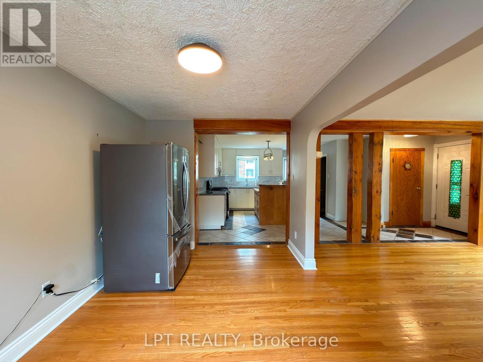 20 Gregory Street, Brampton, Ontario  L6Y 1G1 - Photo 4 - W13456406