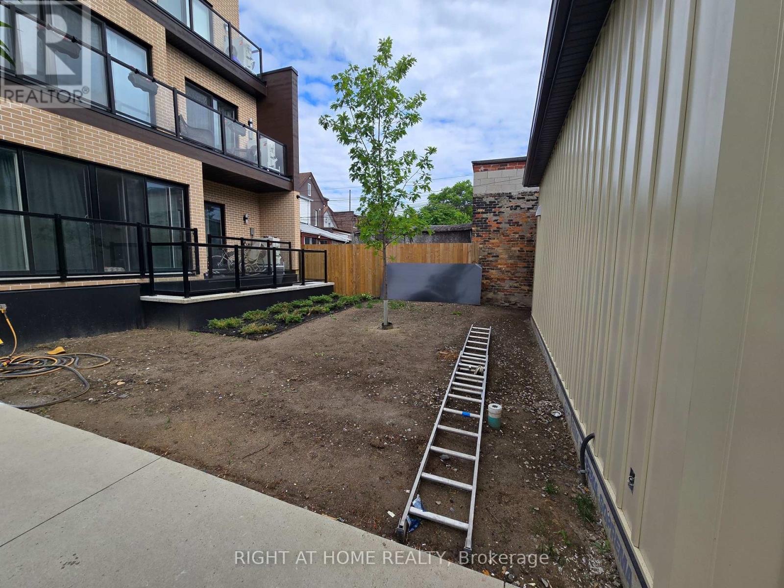 Garden Suite - 1103 Dufferin Street, Toronto, Ontario  M6H 4B5 - Photo 13 - W13459904