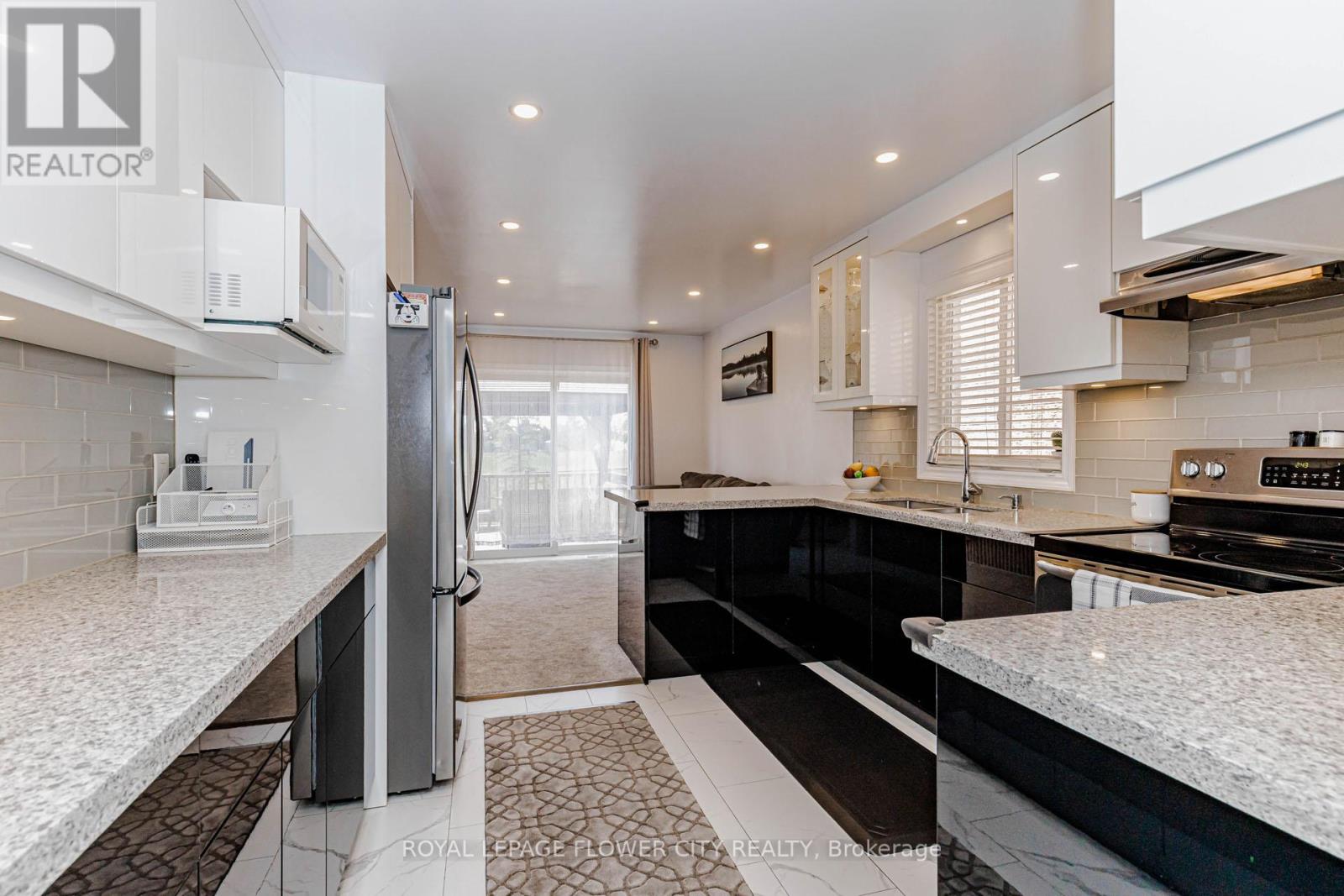 7268 Village Walk, Mississauga, Ontario  L5W 1V7 - Photo 13 - W13472436