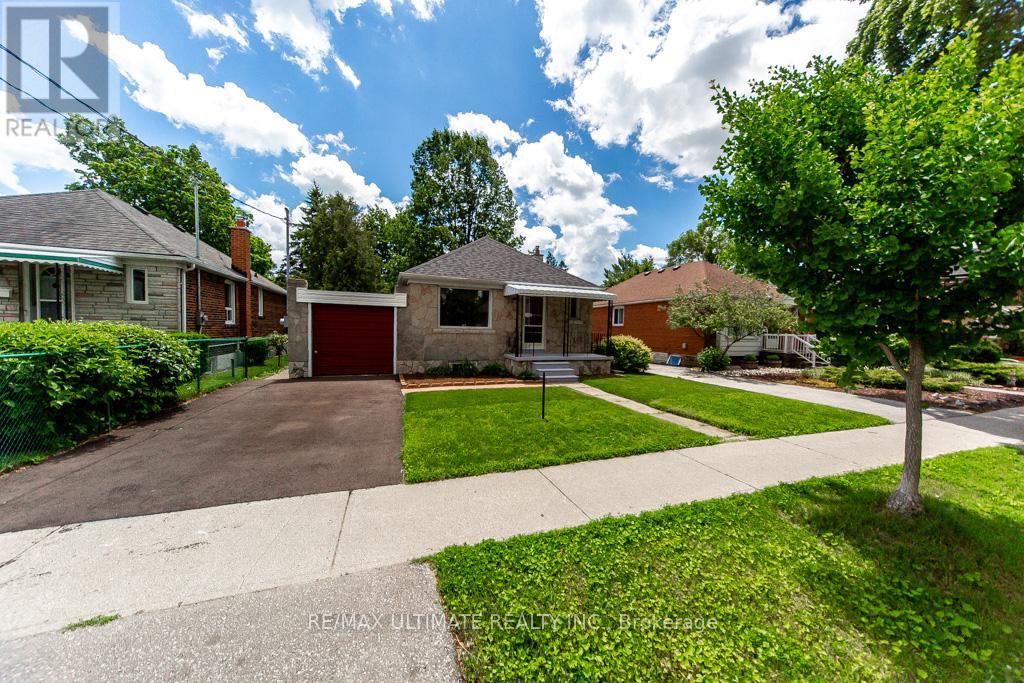 61 Yorkview Drive, Toronto, Ontario  M2R 1J7 - Photo 3 - W13474152