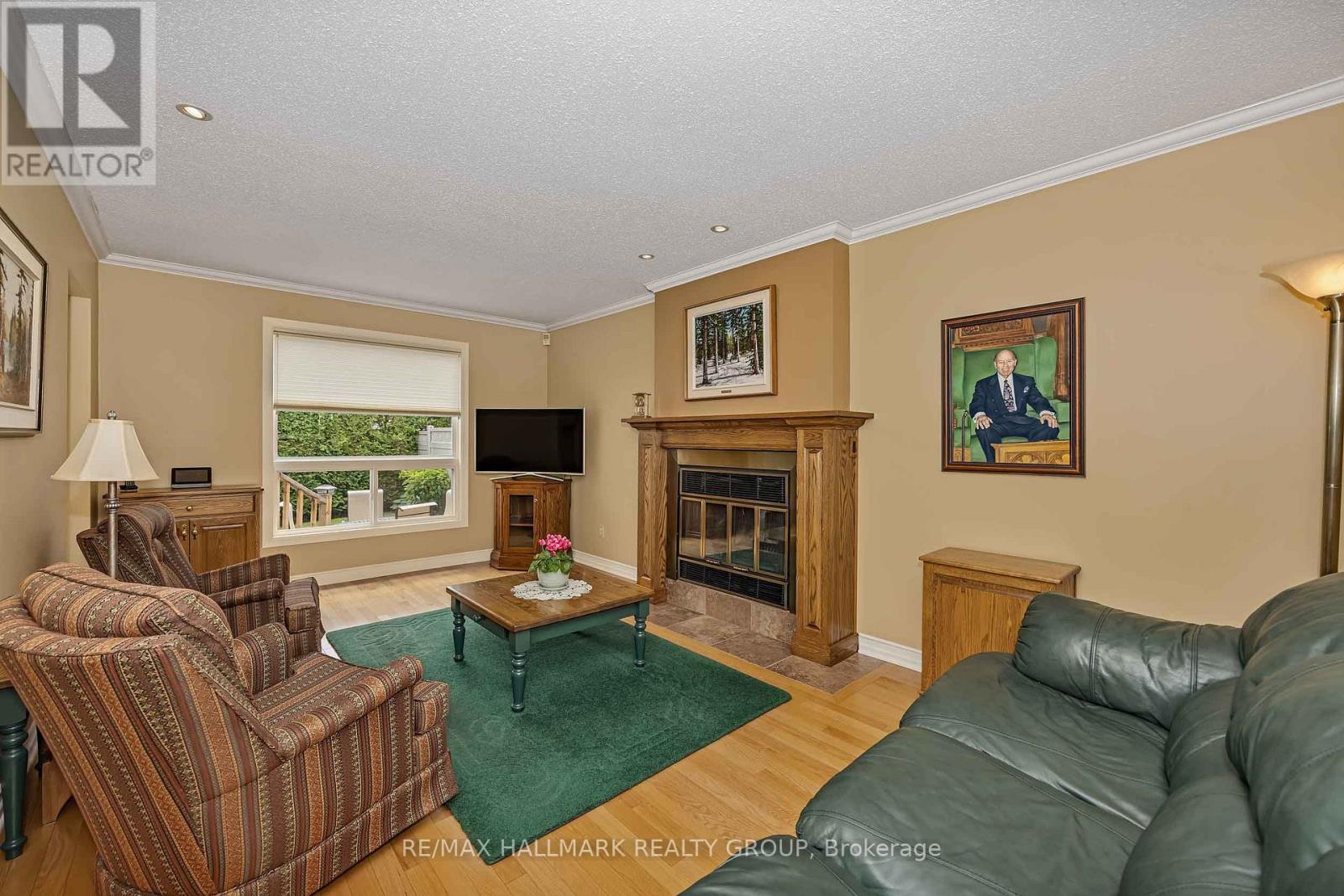 6586 Morningview Street, Ottawa, Ontario  K1C 6N9 - Photo 18 - X12960474