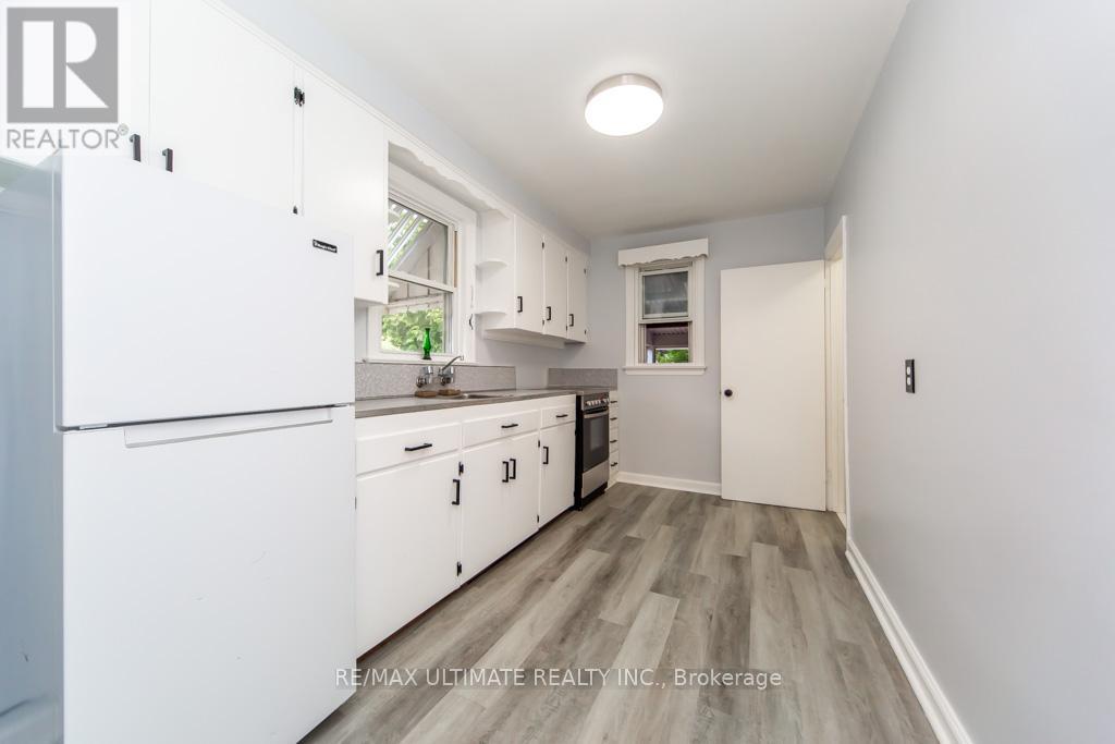 61 Yorkview Drive, Toronto, Ontario  M2R 1J7 - Photo 16 - W13474152