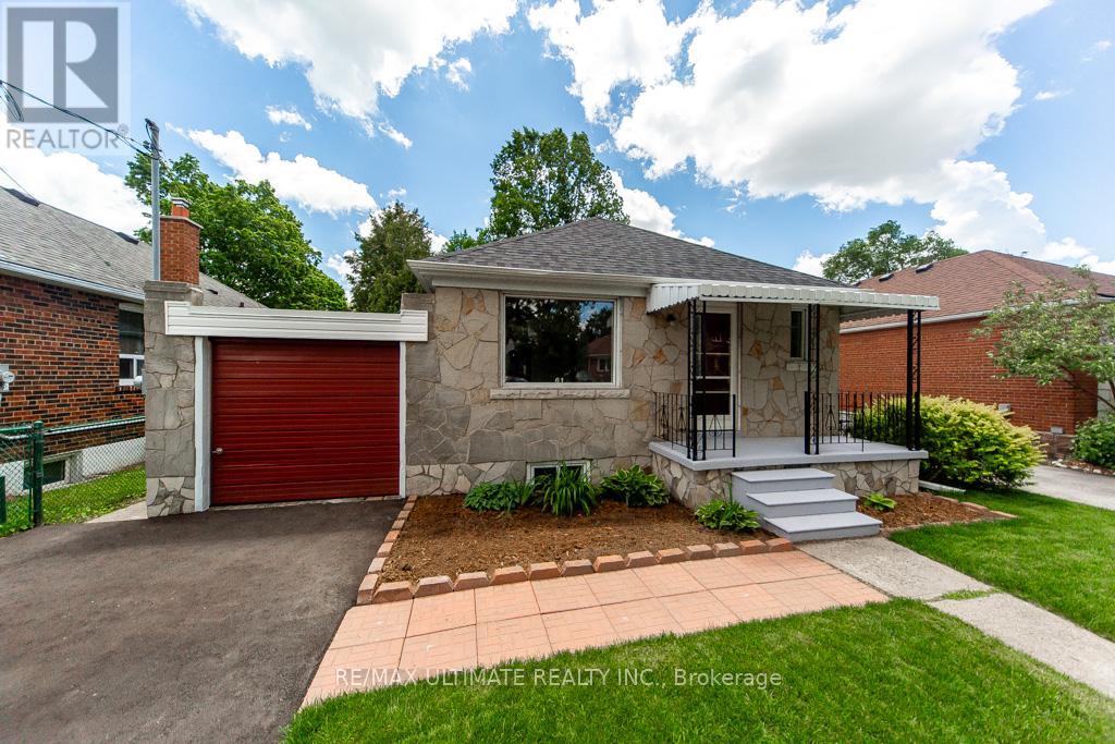 61 Yorkview Drive, Toronto, Ontario  M2R 1J7 - Photo 5 - W13474152