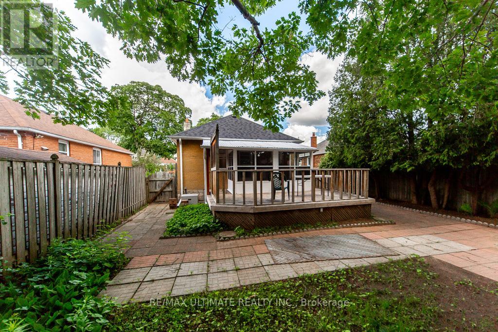 61 Yorkview Drive, Toronto, Ontario  M2R 1J7 - Photo 46 - W13474152