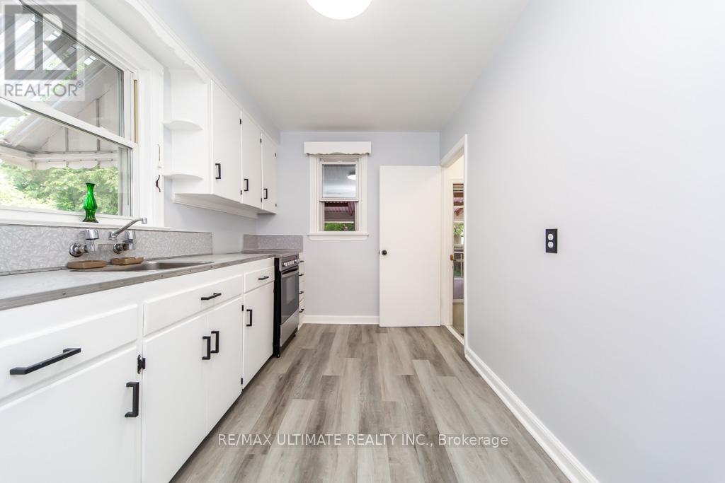 61 Yorkview Drive, Toronto, Ontario  M2R 1J7 - Photo 17 - W13474152