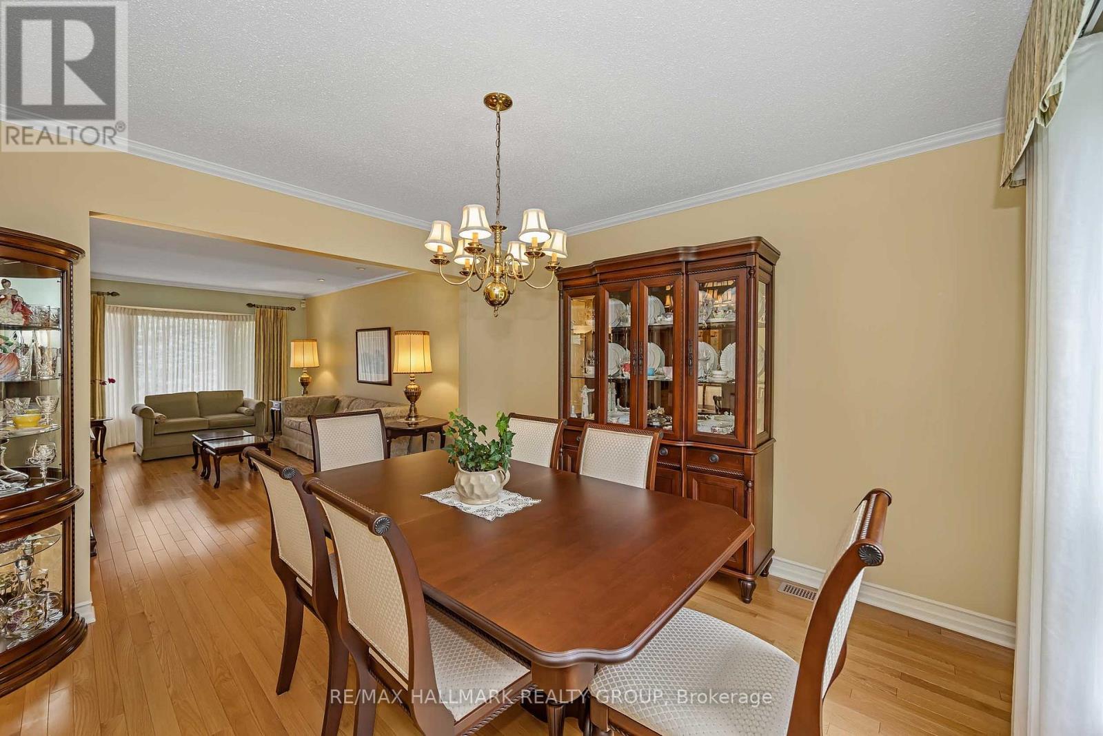 6586 Morningview Street, Ottawa, Ontario  K1C 6N9 - Photo 9 - X12960474
