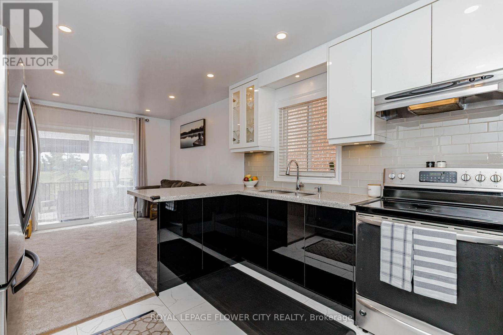 7268 Village Walk, Mississauga, Ontario  L5W 1V7 - Photo 14 - W13472436