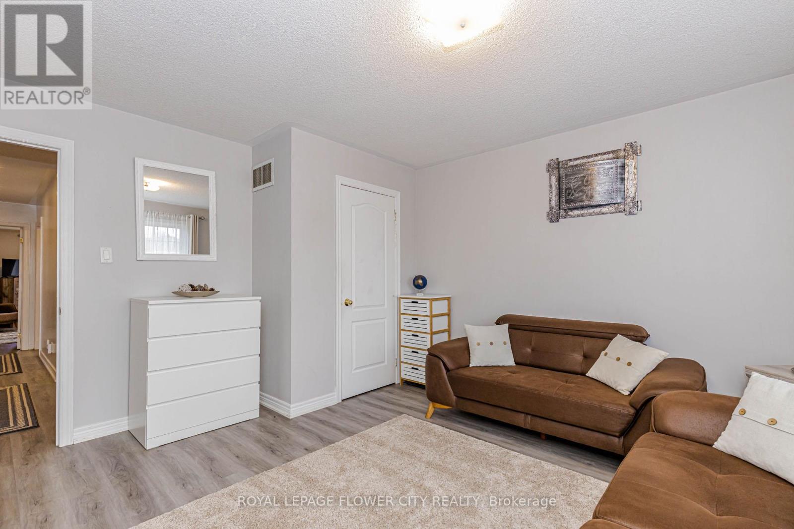 7268 Village Walk, Mississauga, Ontario  L5W 1V7 - Photo 25 - W13472436