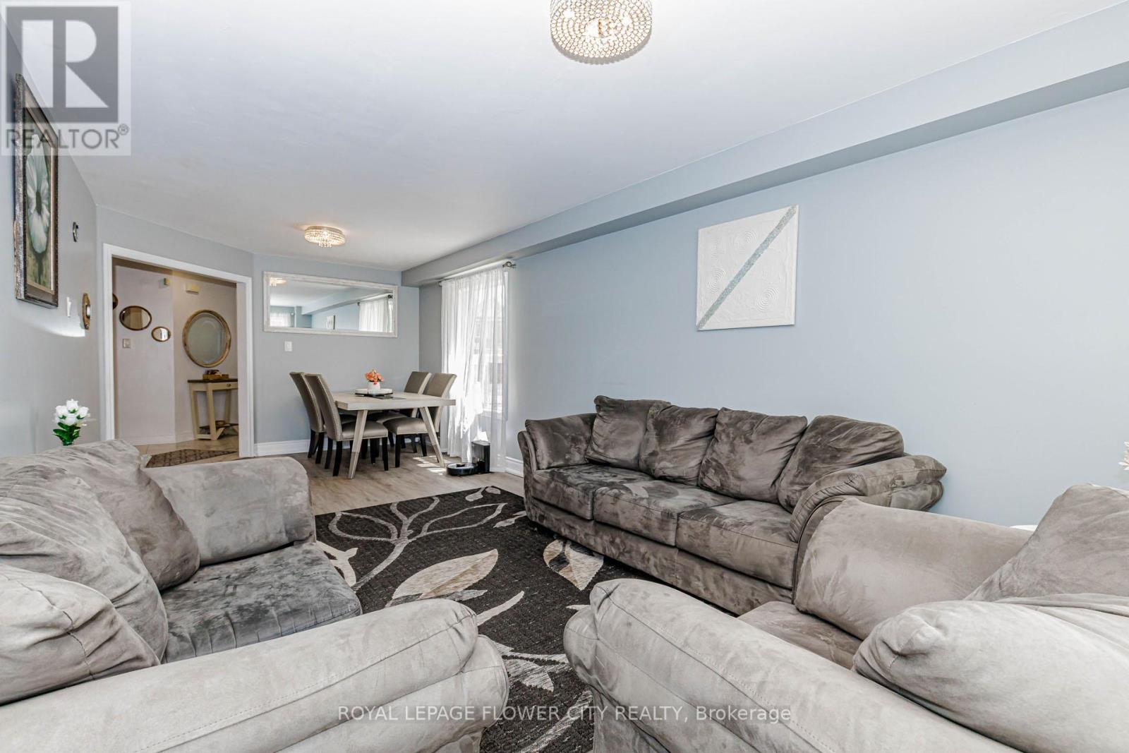 7268 Village Walk, Mississauga, Ontario  L5W 1V7 - Photo 11 - W13472436