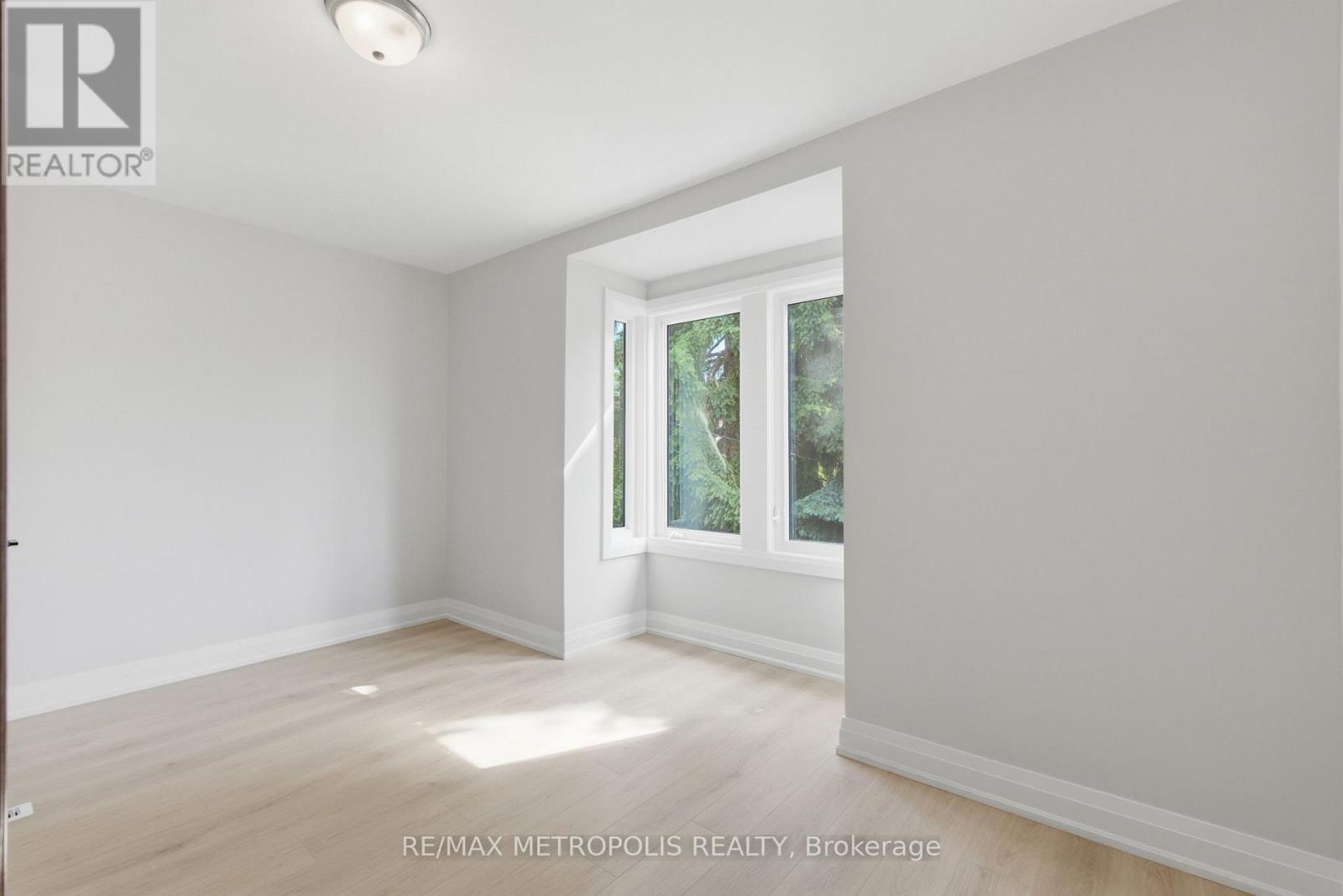14 Mcroberts Avenue, Toronto, Ontario  M6E 4P4 - Photo 20 - W13472138