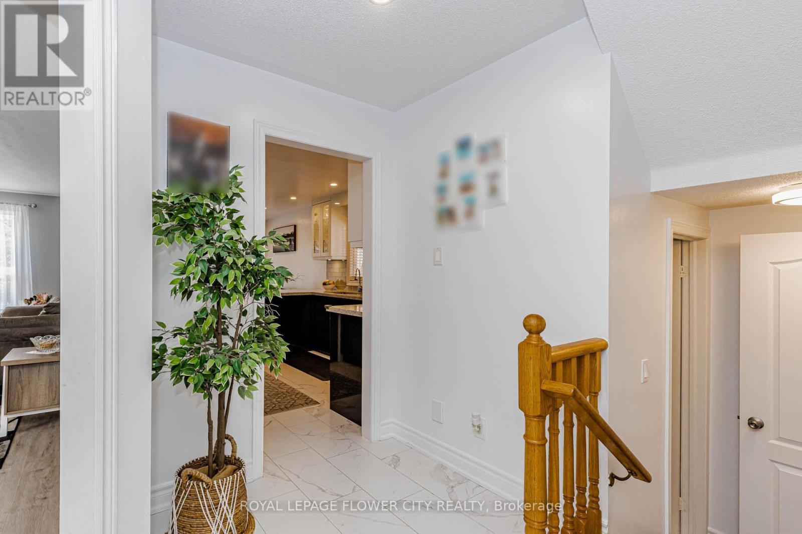 7268 Village Walk, Mississauga, Ontario  L5W 1V7 - Photo 12 - W13472436