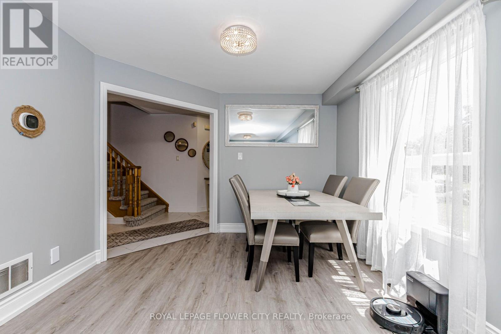 7268 Village Walk, Mississauga, Ontario  L5W 1V7 - Photo 8 - W13472436