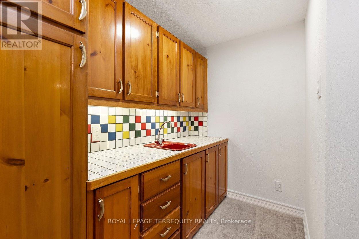 236 Whitchurch Mews, Mississauga, Ontario  L5A 4B3 - Photo 32 - W13473324