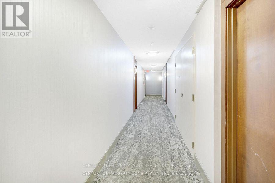 1703 - 310 Burnhamthorpe Road W, Mississauga, Ontario  L5B 4P9 - Photo 7 - W13474296