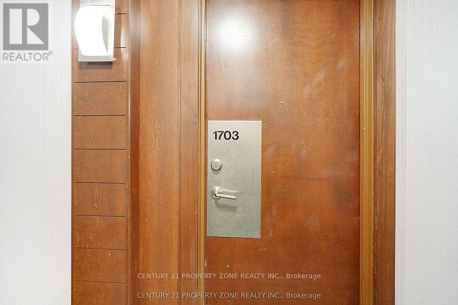1703 - 310 Burnhamthorpe Road W, Mississauga, Ontario  L5B 4P9 - Photo 8 - W13474296