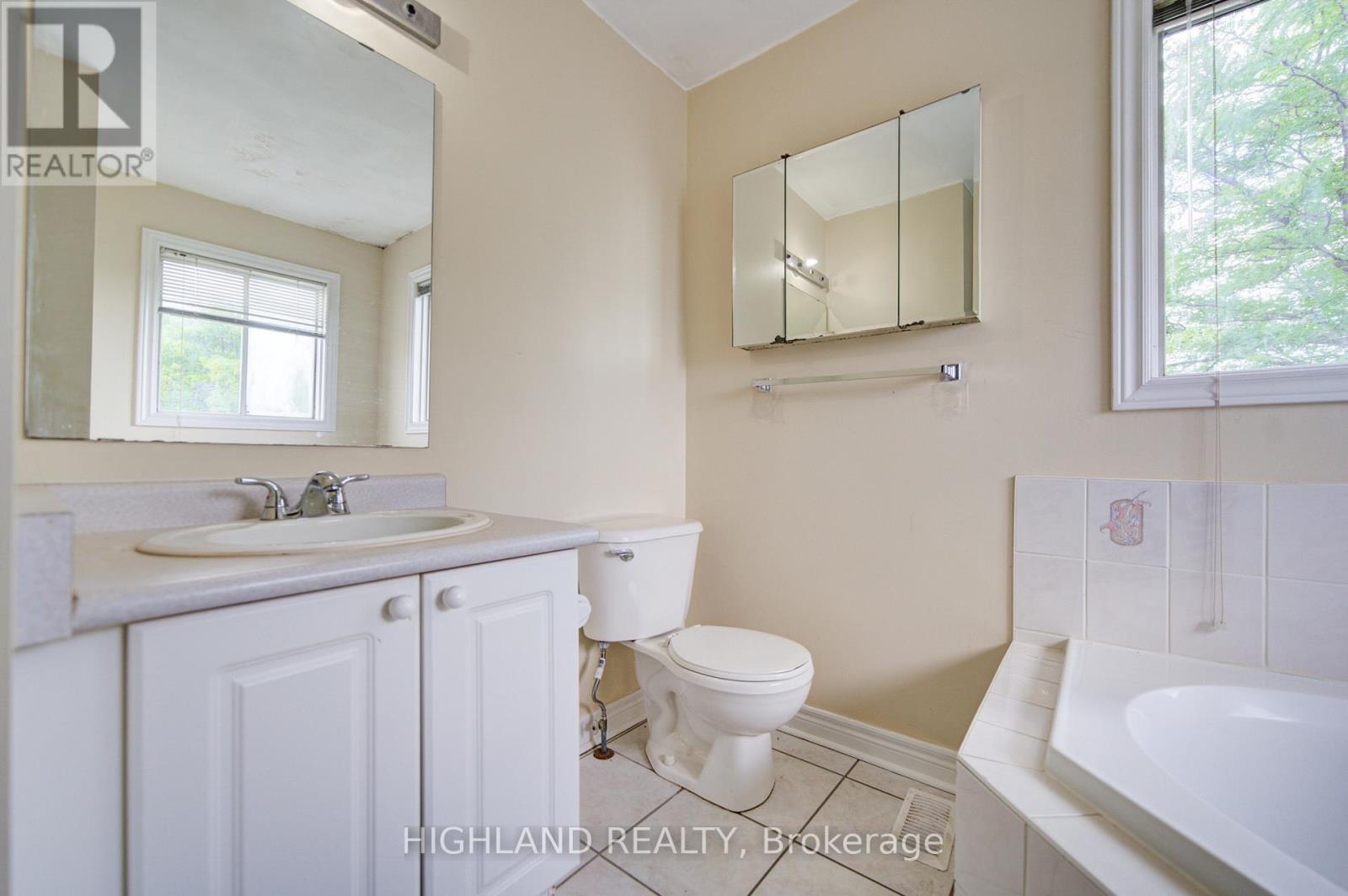 Upper Level - 5327 Landsborough Avenue, Mississauga, Ontario  L5R 3X1 - Photo 20 - W13474334