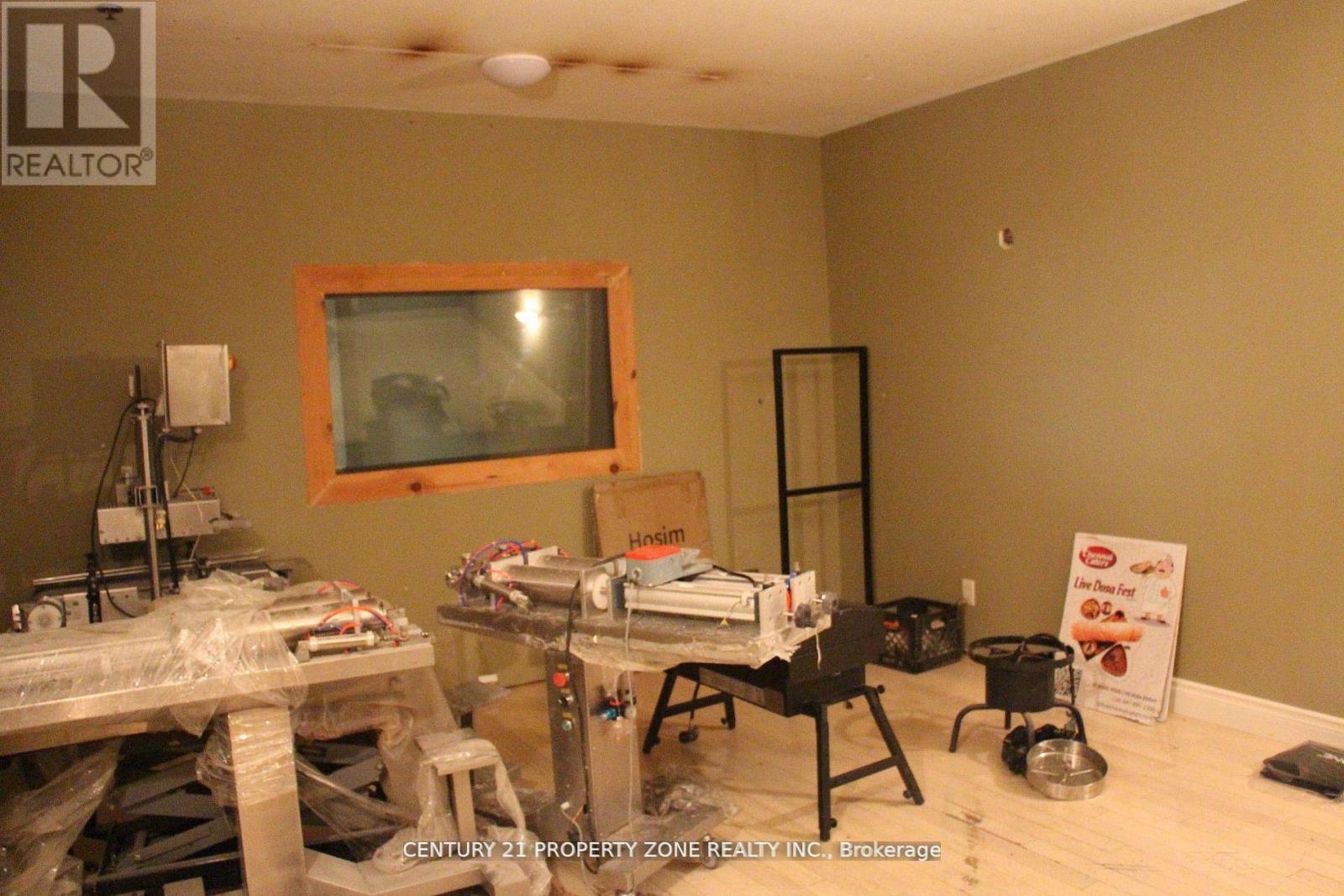 53 & 54 - 173 Advance Boulevard, Brampton, Ontario  L6T 4Z7 - Photo 4 - W13474766