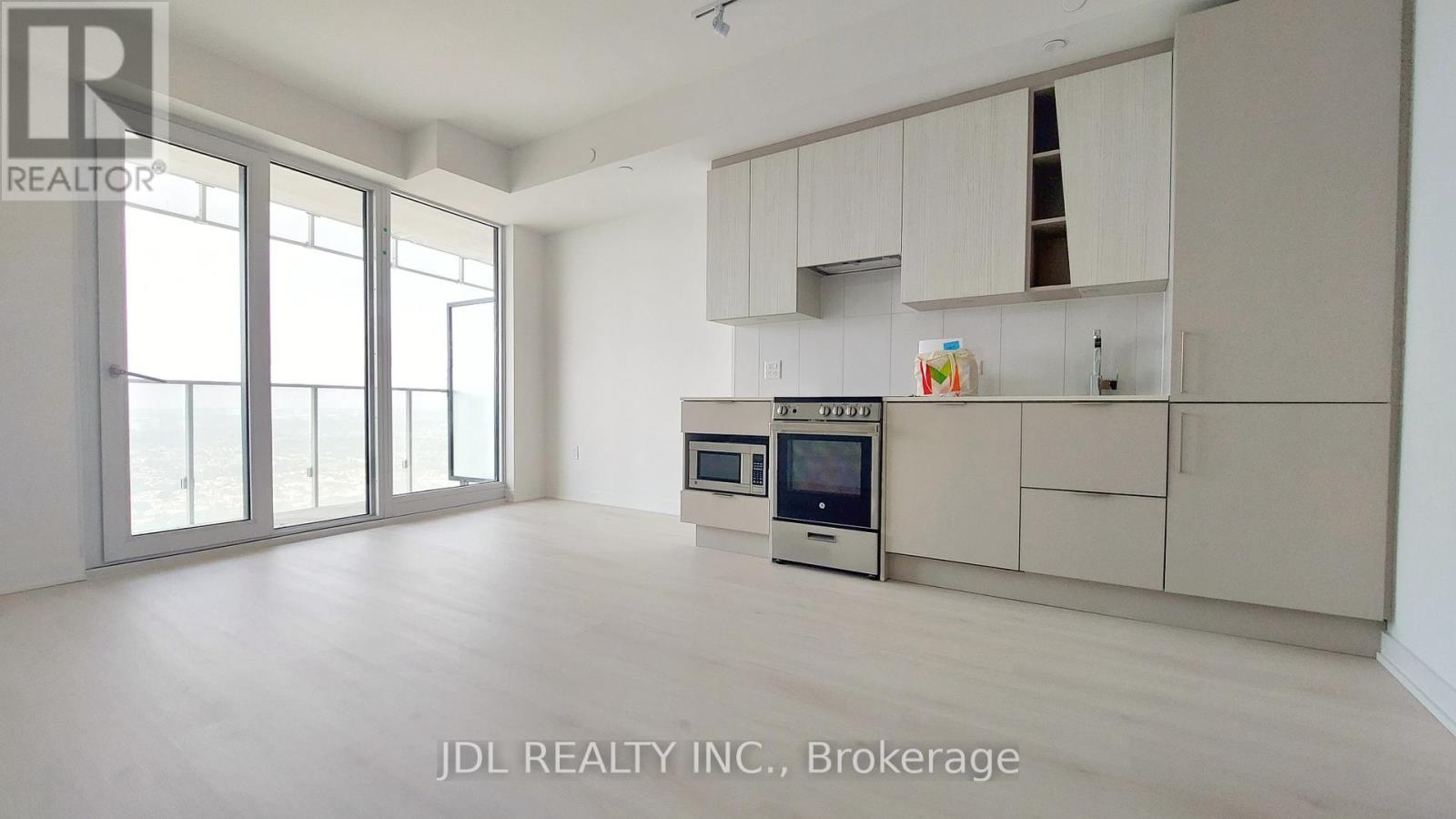 3808 - 3900 CONFEDERATION PARKWAY, Mississauga, Ontario