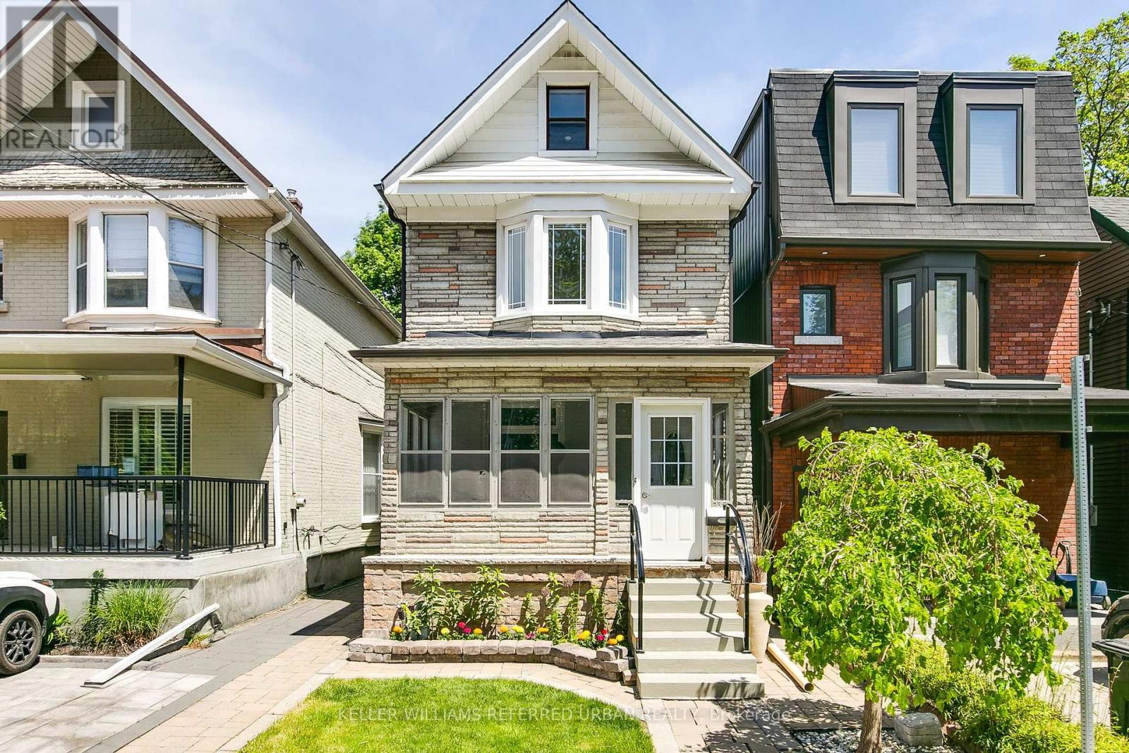 235 BARTLETT AVENUE, Toronto, Ontario