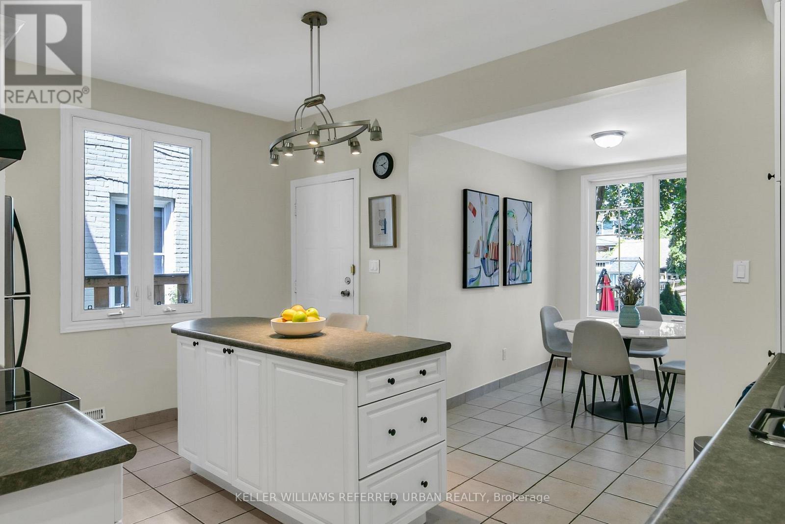 235 Bartlett Avenue, Toronto, Ontario  M6H 3G3 - Photo 12 - W13474704