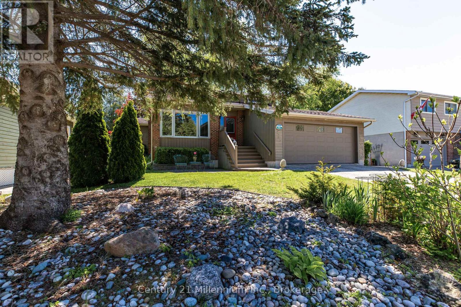 294 Albert Street S, Saugeen Shores, Ontario  N0H 2L0 - Photo 2 - X12961550