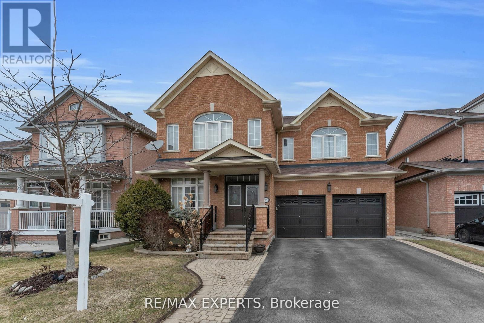 13 Villagewood Street, Brampton, Ontario L6P 2C3 - Photo 2 - W13475150