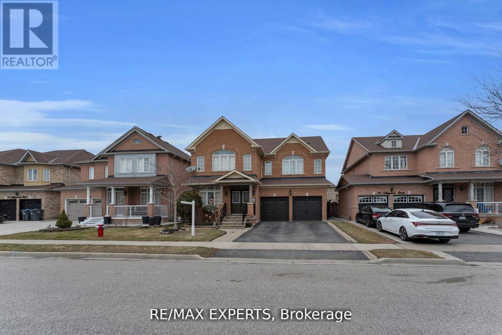 13 Villagewood Street, Brampton, Ontario L6P 2C3 - Photo 3 - W13475150