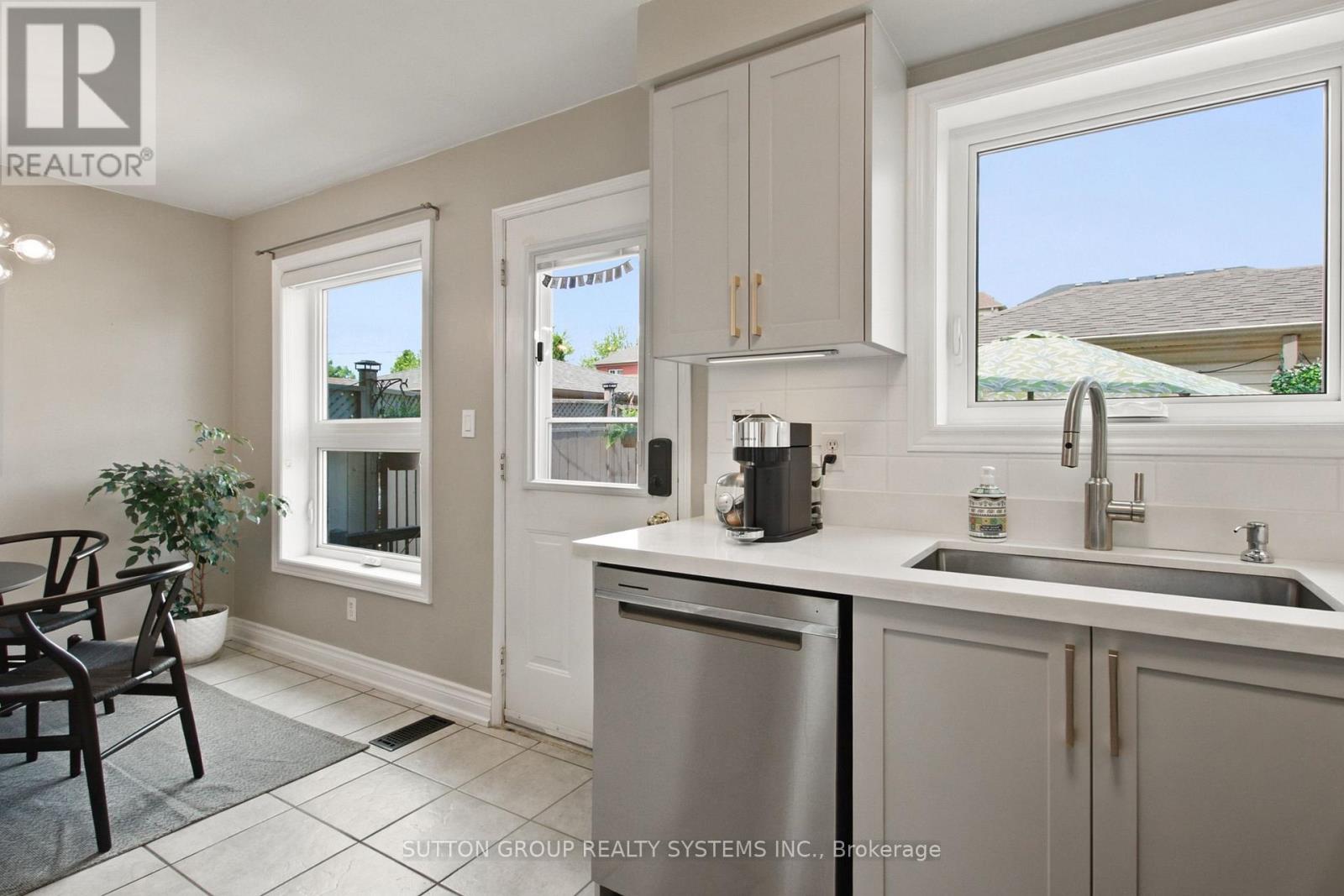 146 Tarragona Boulevard, Toronto, Ontario  M6N 5C5 - Photo 14 - W13474984