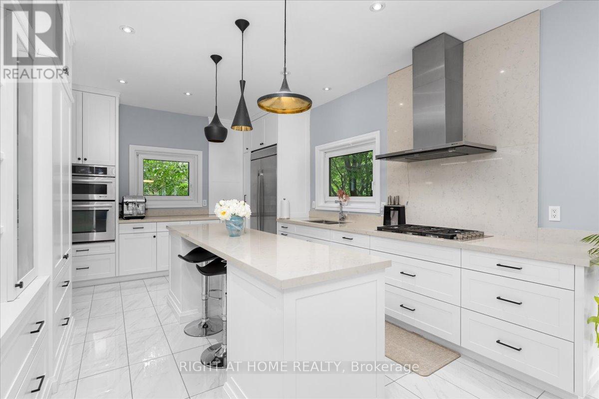 437 The Kingsway, Toronto, Ontario  M9A 3W1 - Photo 13 - W13475116