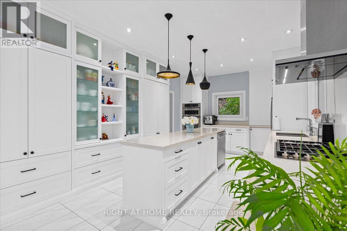 437 The Kingsway, Toronto, Ontario  M9A 3W1 - Photo 14 - W13475116