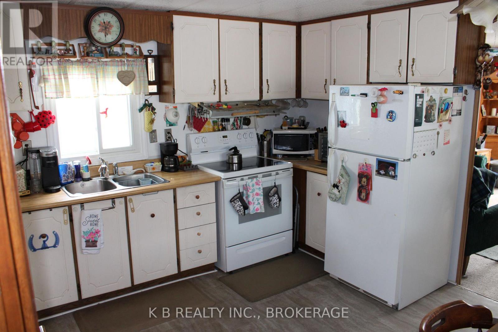 6 Cedar Street W, Greater Napanee, Ontario  K7R 3L1 - Photo 2 - X12864204