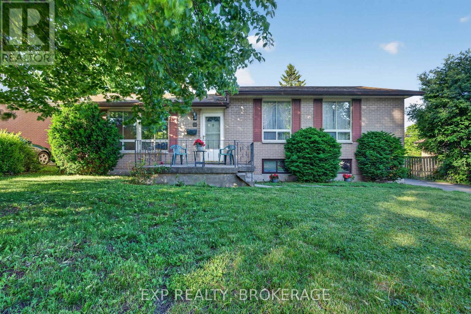 19 Convay Crescent, Brockville, Ontario  K6V 5A2 - Photo 2 - X12894242