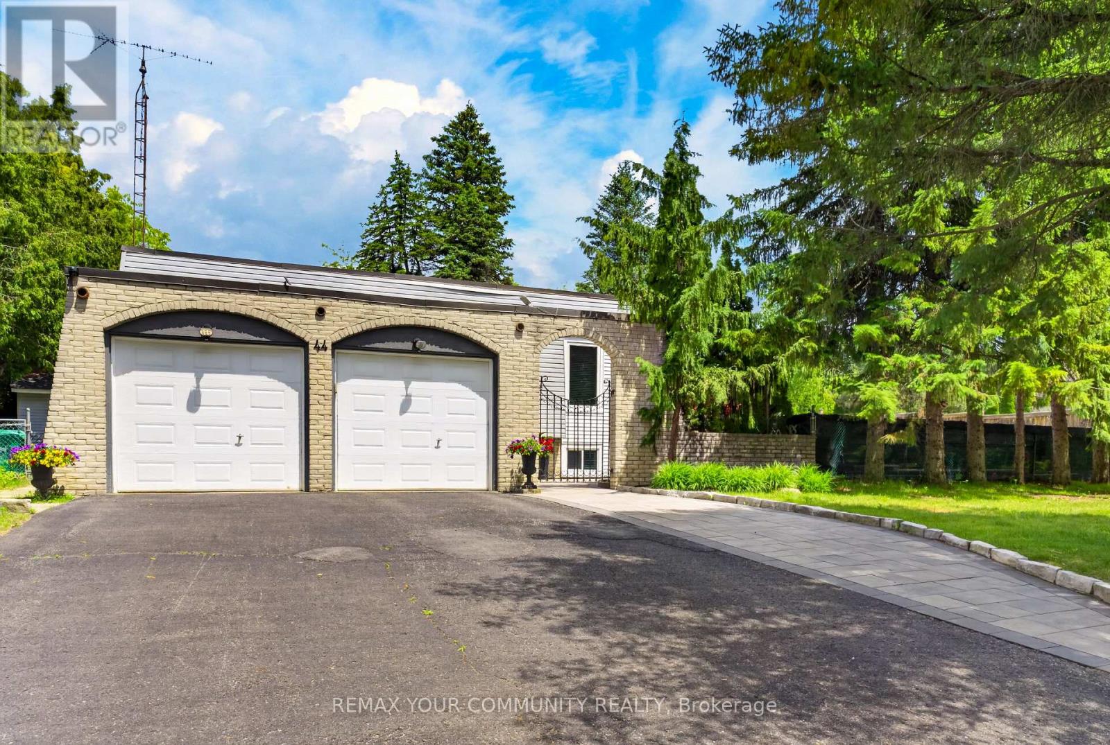 44 Pineridge Drive, Caledon, Ontario  L7E 0M4 - Photo 2 - W13475252