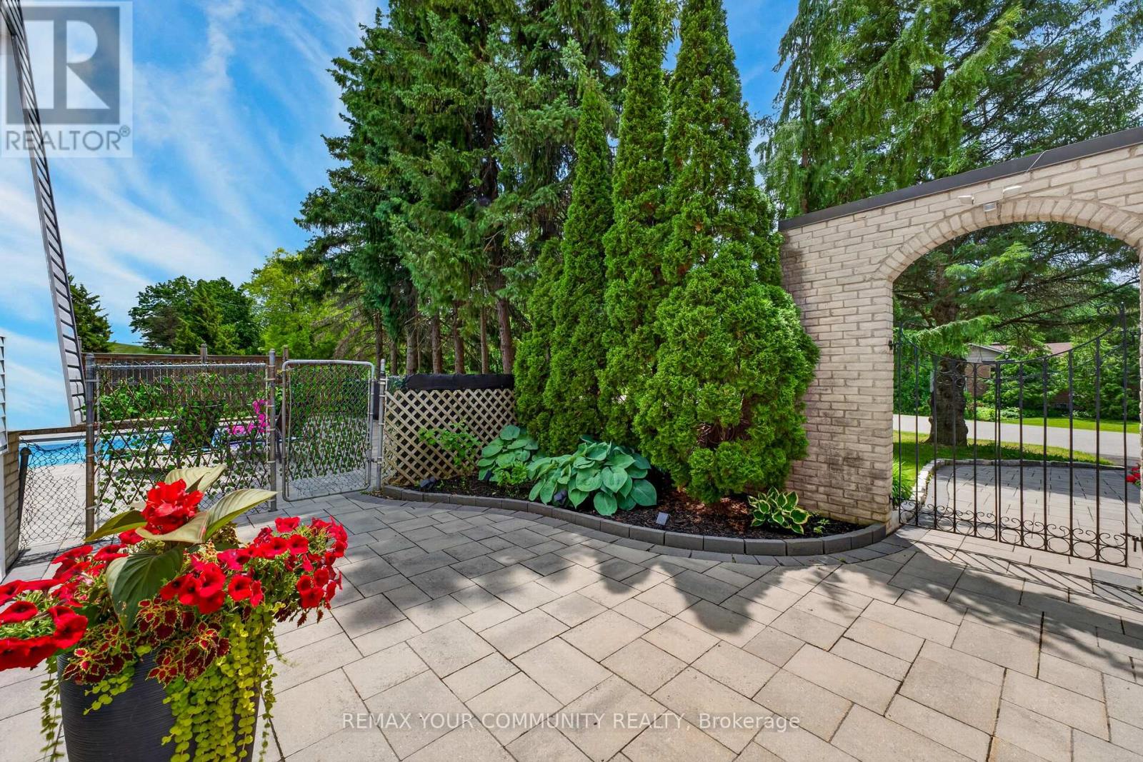 44 Pineridge Drive, Caledon, Ontario  L7E 0M4 - Photo 4 - W13475252