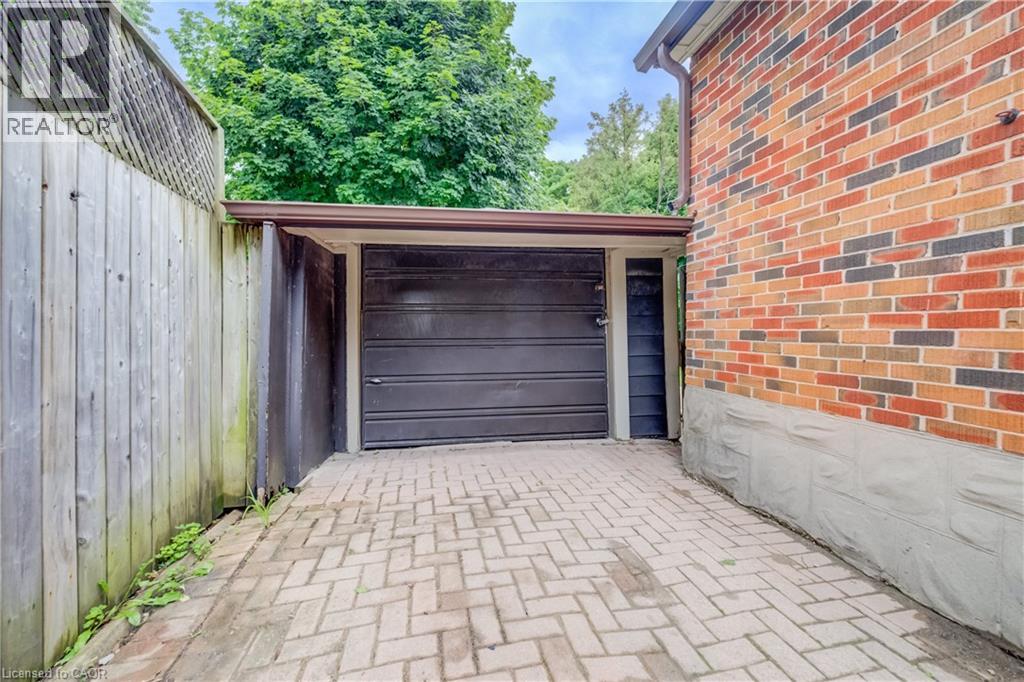 38 Sydney Street N, Kitchener, Ontario  N2H 3L5 - Photo 34 - 40842020