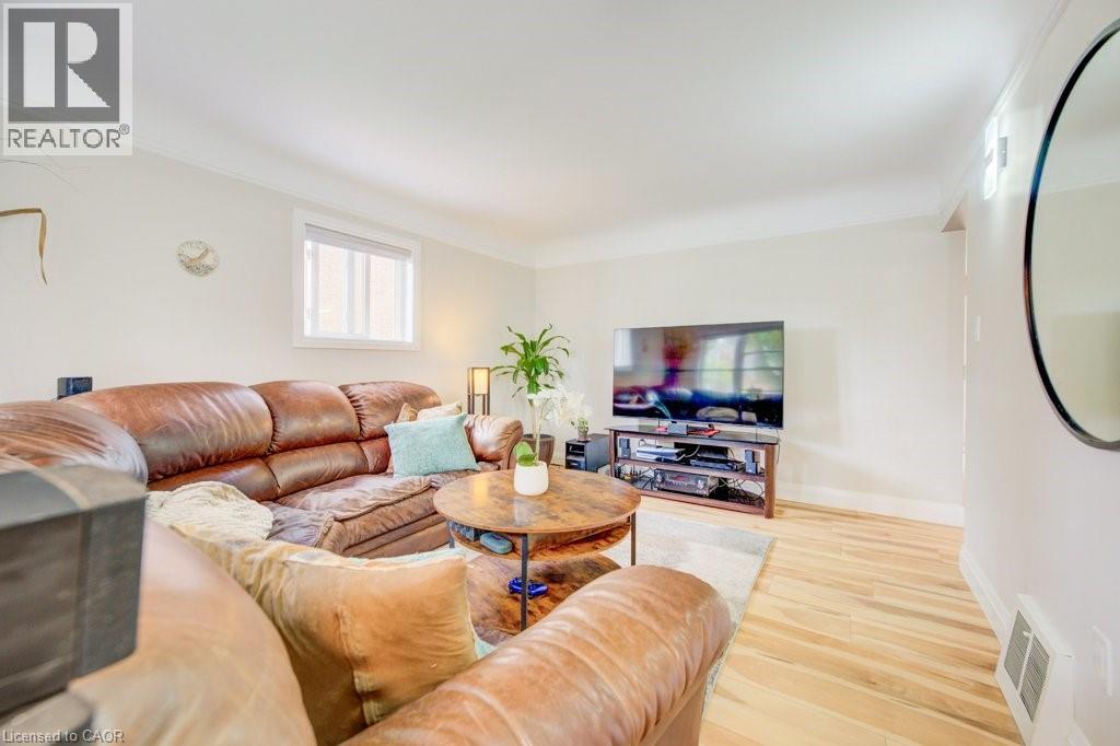 38 Sydney Street N, Kitchener, Ontario  N2H 3L5 - Photo 5 - 40842020