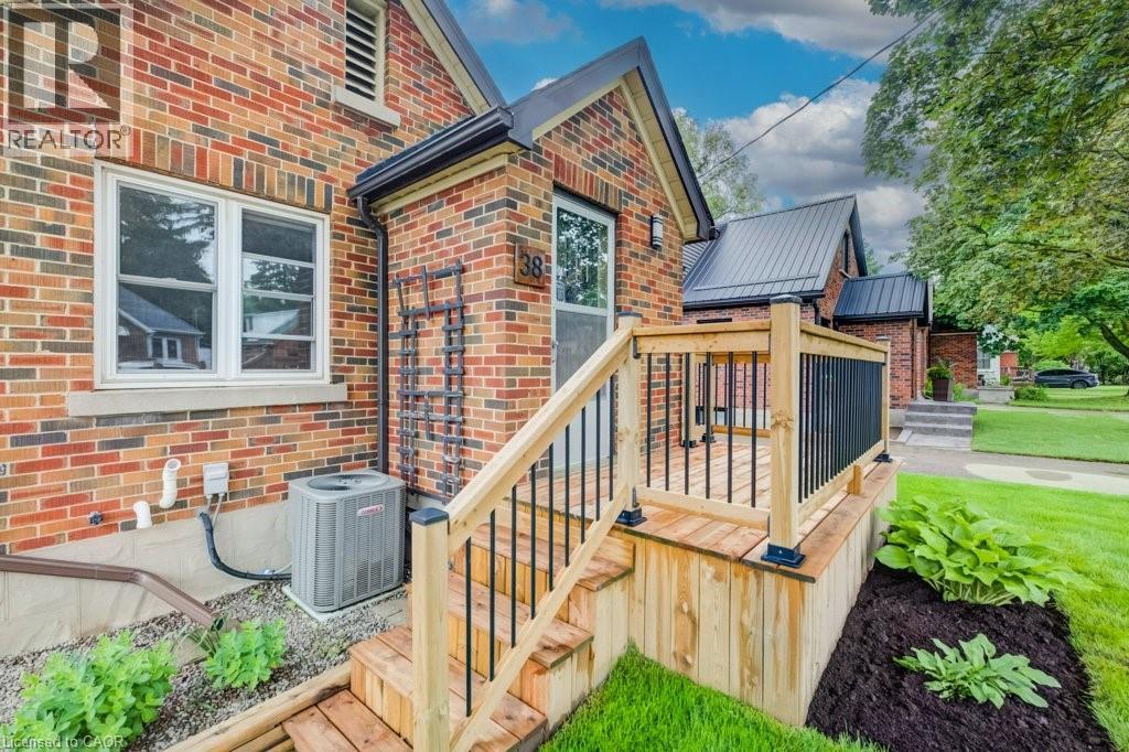 38 Sydney Street N, Kitchener, Ontario  N2H 3L5 - Photo 3 - 40842020