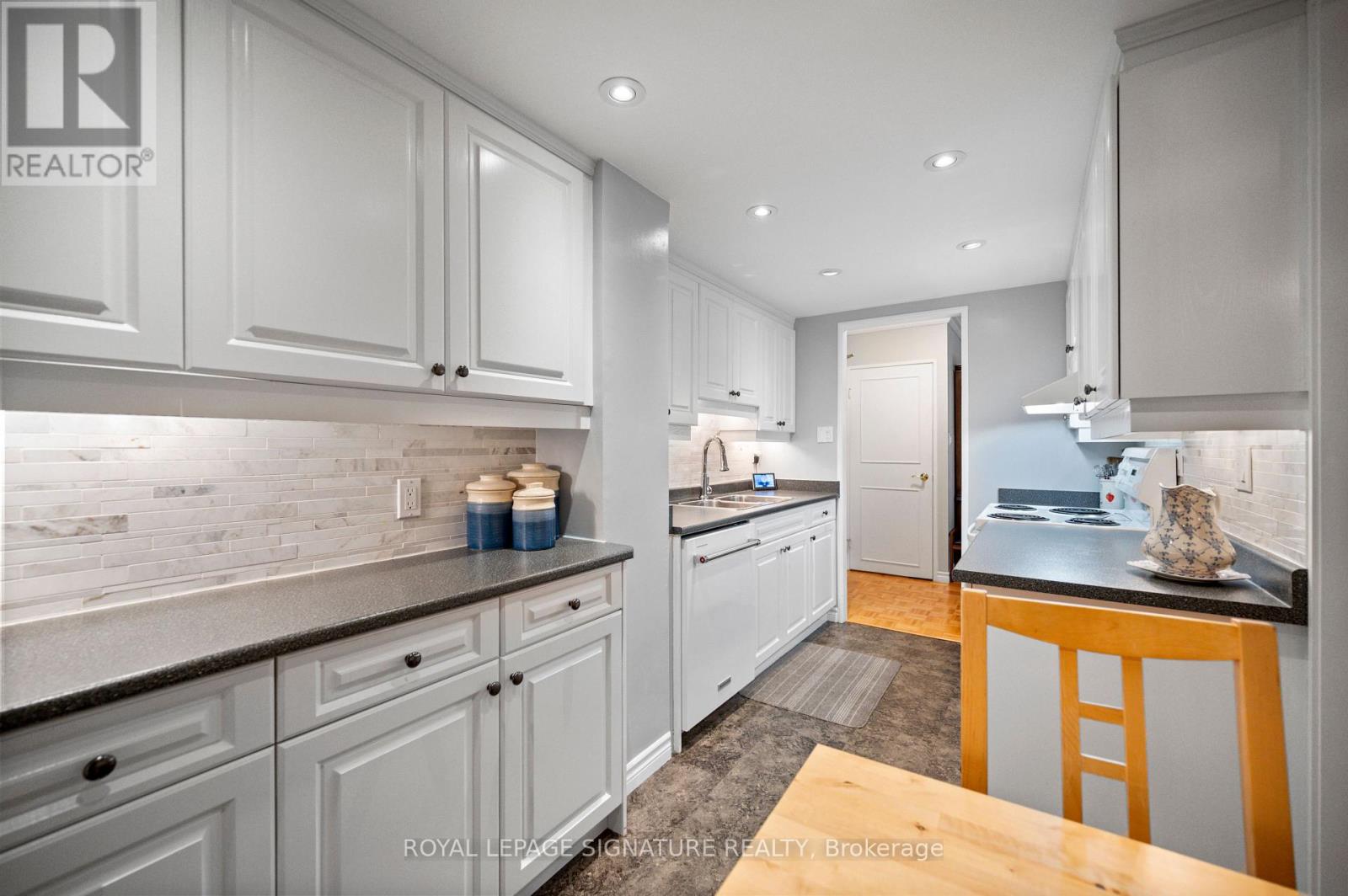 606 - 820 Burnhamthorpe Road, Toronto, Ontario  M9C 4W2 - Photo 17 - W13475772