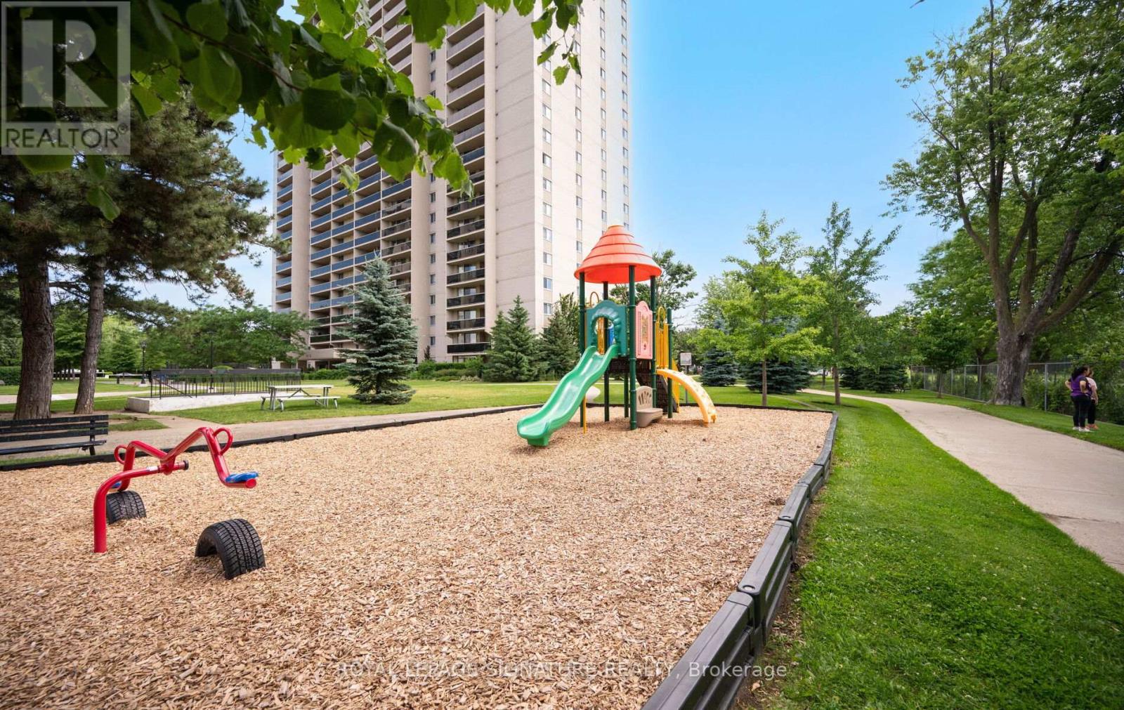 606 - 820 Burnhamthorpe Road, Toronto, Ontario  M9C 4W2 - Photo 33 - W13475772