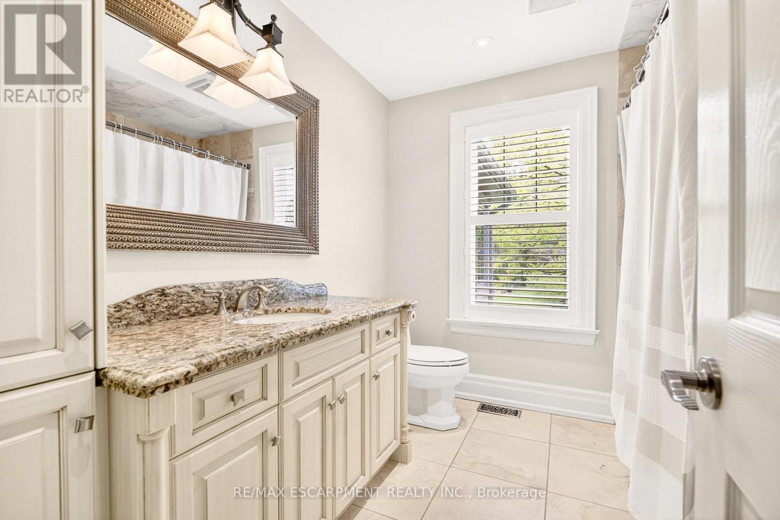 1670 Medad Springs Court, Burlington, Ontario L8P 0B7 - Photo 17 - W13475776