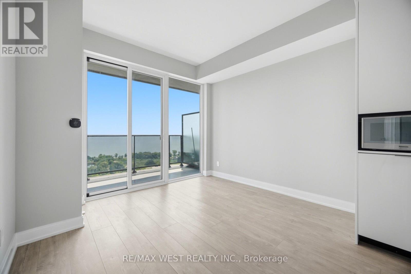 2006 - 70 Annie Craig Drive S, Toronto, Ontario  M8V 0G2 - Photo 12 - W13475986
