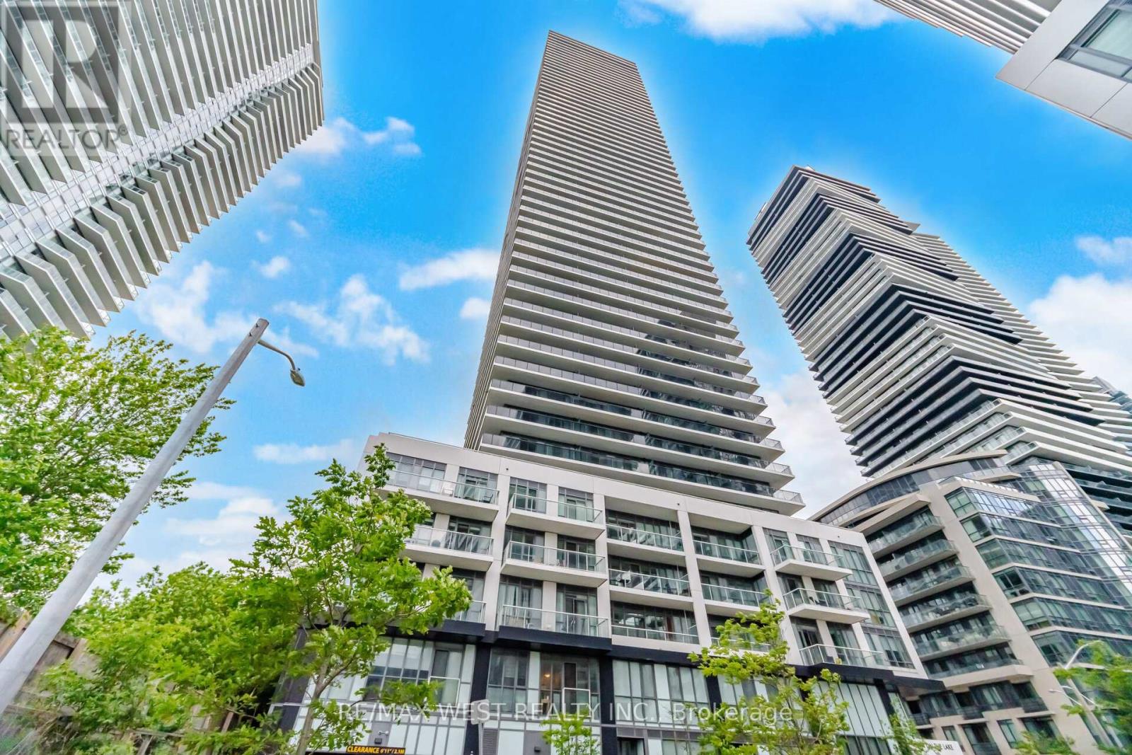 2006 - 70 Annie Craig Drive S, Toronto, Ontario  M8V 0G2 - Photo 2 - W13475986