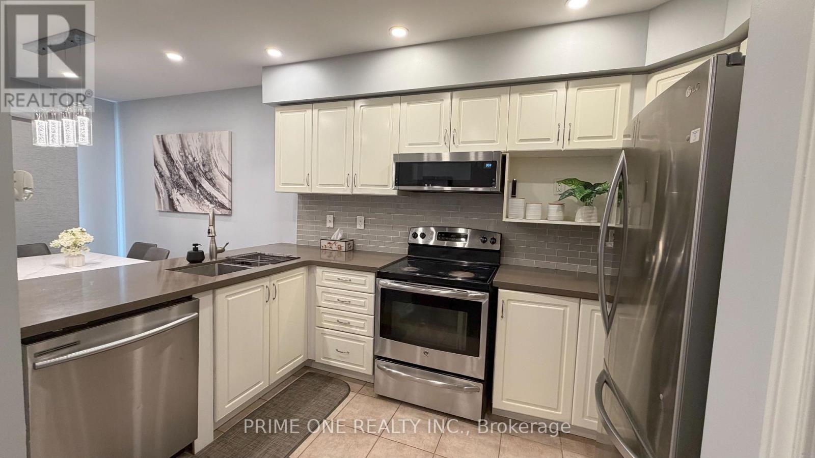 7124 Village Walk, Mississauga, Ontario  L5W 1X4 - Photo 14 - W13475996