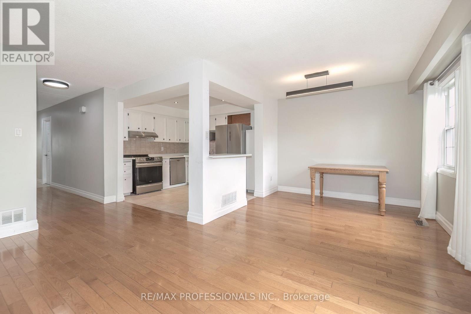 20 - 1951 Rathburn Road E, Mississauga, Ontario  L4W 2N9 - Photo 7 - W13476022
