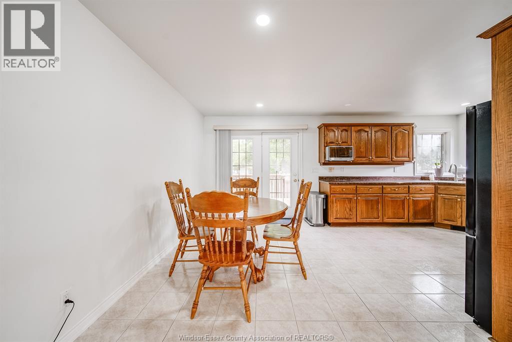 1694 Chornoby, Tecumseh, Ontario  N8N 5A1 - Photo 13 - 26014444
