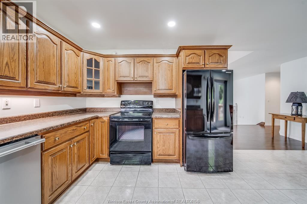 1694 Chornoby, Tecumseh, Ontario  N8N 5A1 - Photo 17 - 26014444