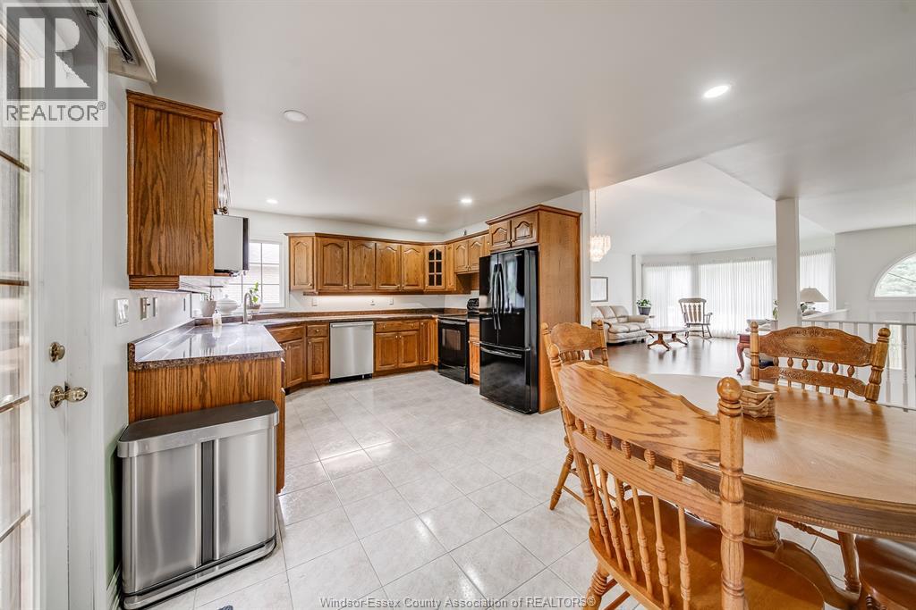 1694 Chornoby, Tecumseh, Ontario  N8N 5A1 - Photo 18 - 26014444