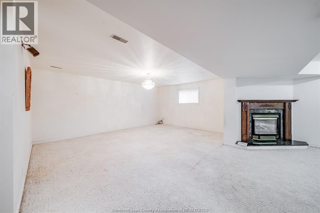 1694 Chornoby, Tecumseh, Ontario  N8N 5A1 - Photo 33 - 26014444