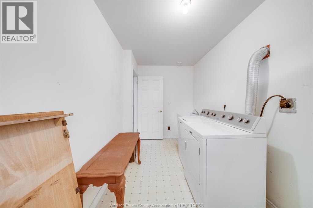1694 Chornoby, Tecumseh, Ontario  N8N 5A1 - Photo 40 - 26014444