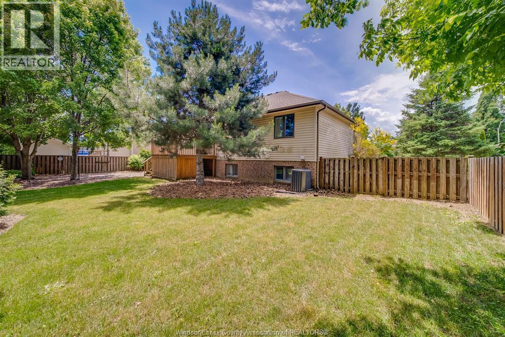 1694 Chornoby, Tecumseh, Ontario  N8N 5A1 - Photo 43 - 26014444